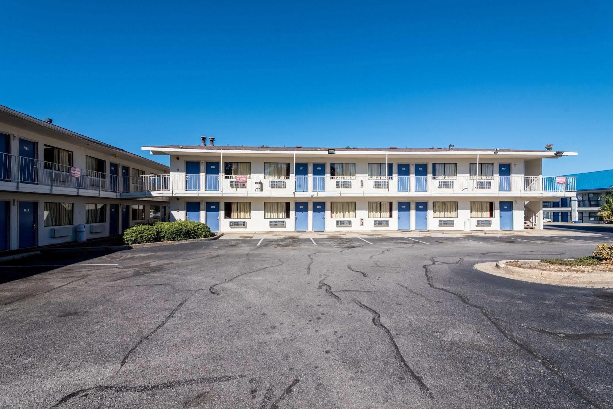 Rodeway Inn Montgomery Exterior photo